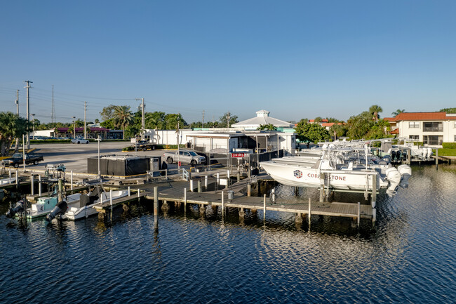 More details for Retail & 13 Boat Marina | 631 Northlake – for Sale, North Palm Beach, FL